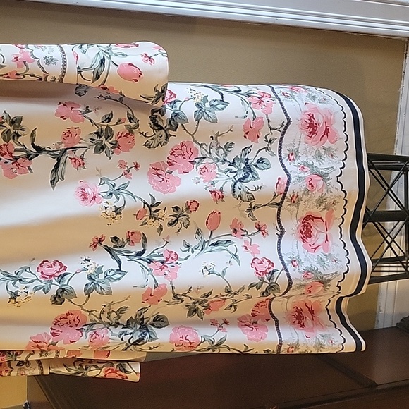 Bundle 5 items for $40 sale - Picture 2 of 6